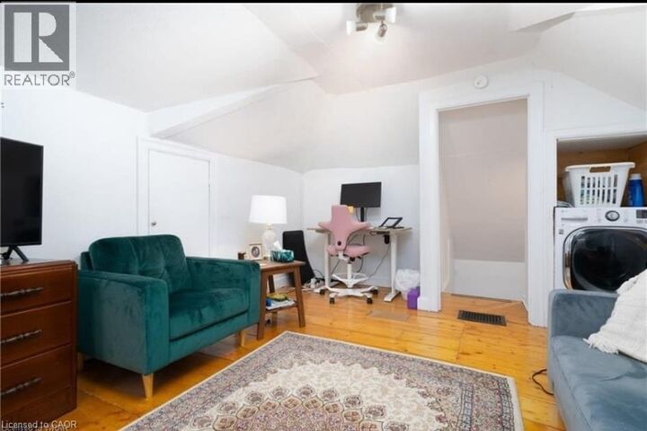Property Photo:  98 Brubacher Street Upper  ON N2H 2W2 