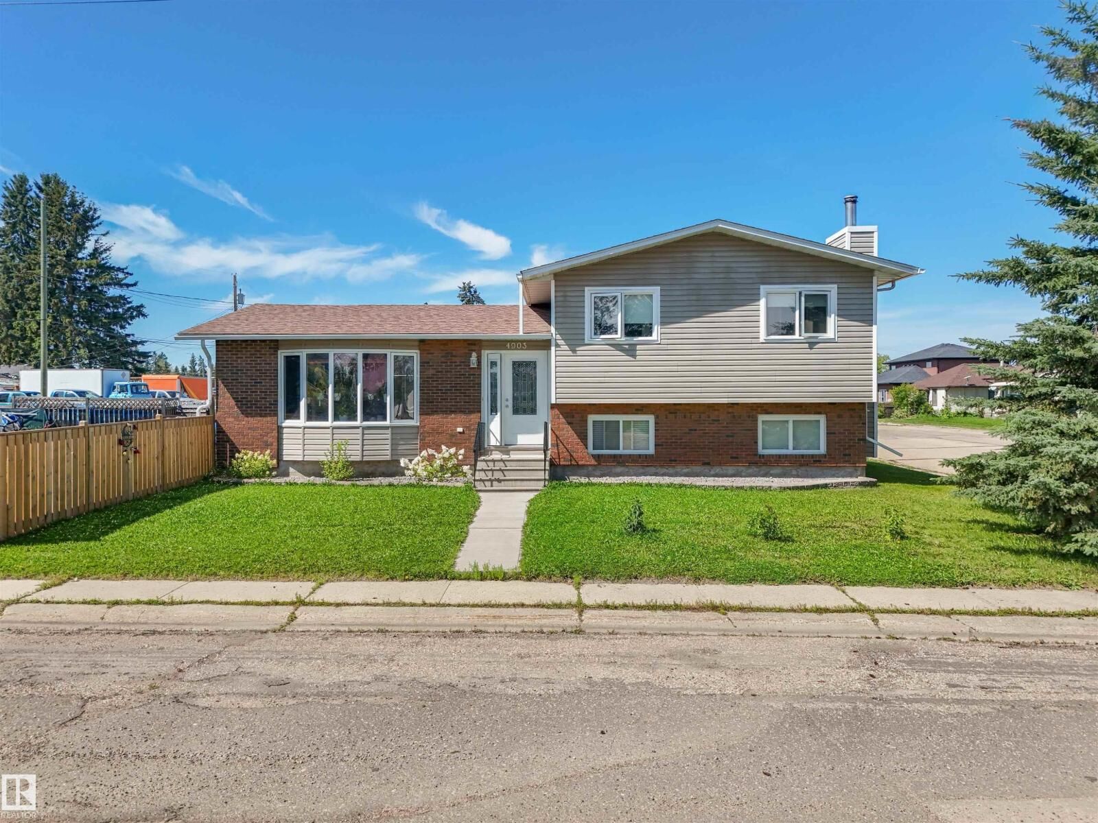 Property Photo: 4903 52 Avenue AB T0E 0T0