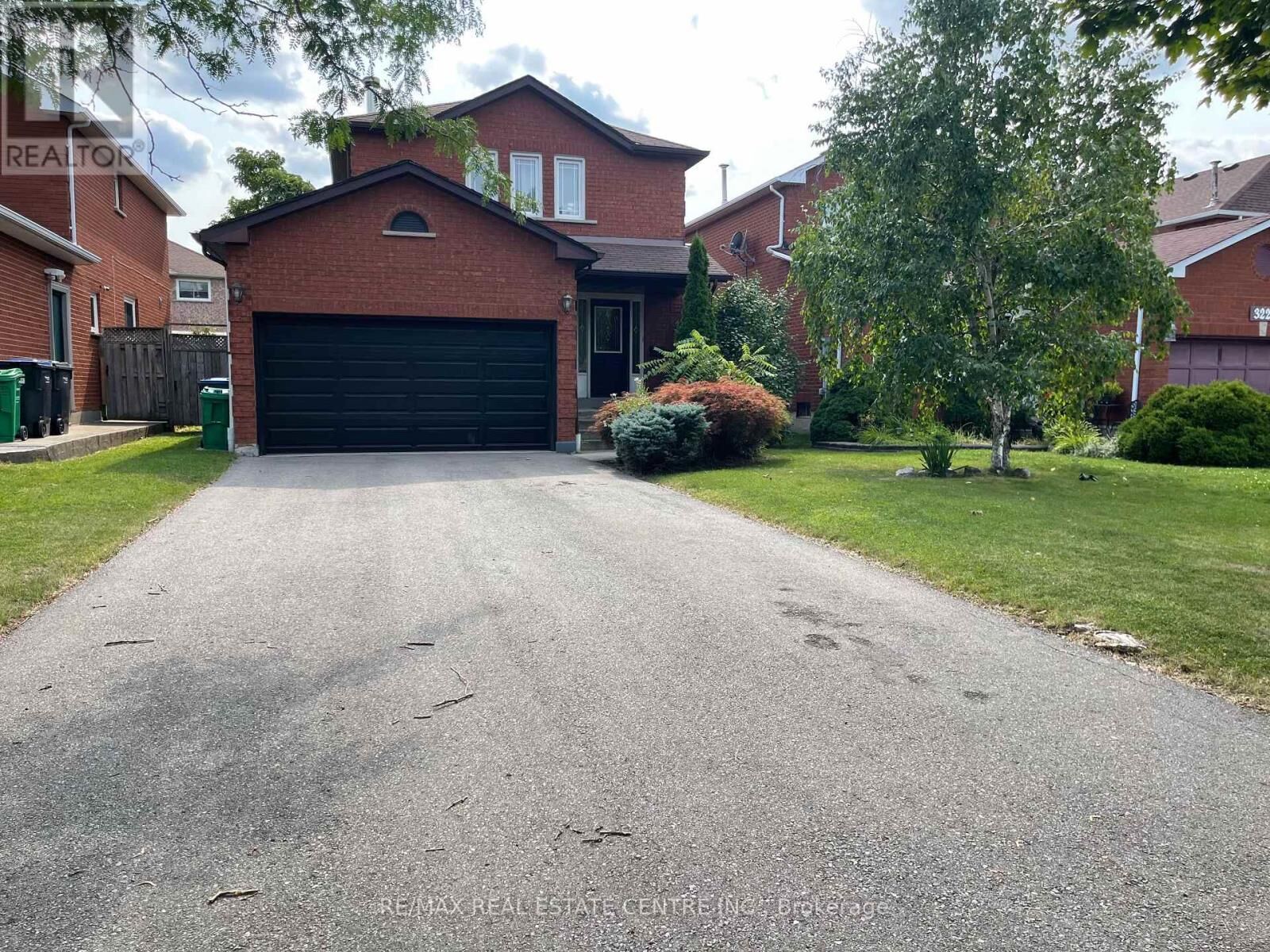 Property Photo:  3223 Shadetree Drive  ON L5N 6P1 