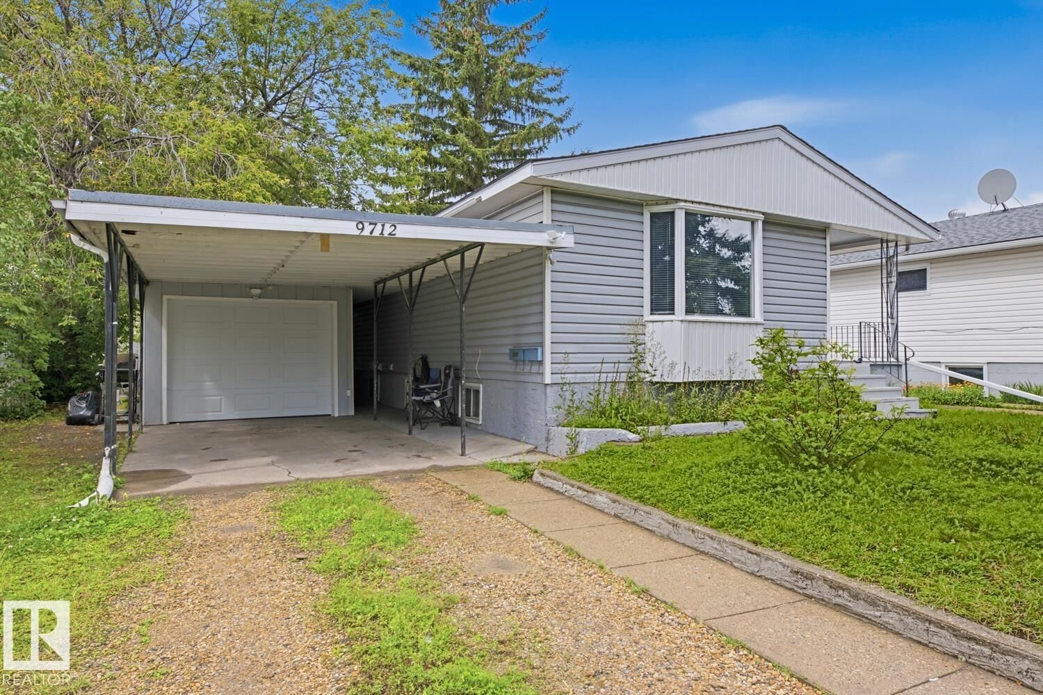 Property Photo: 9712 162 St NW AB T5P 3K9