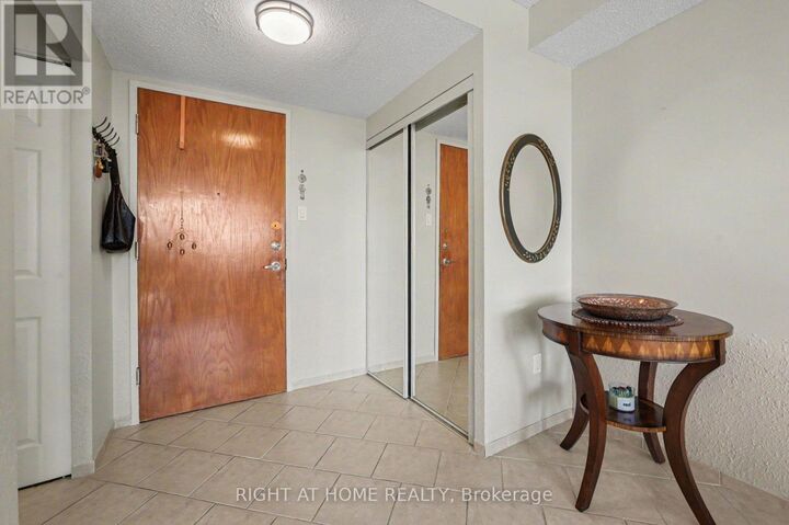 Property Photo:  2759 Carousel Crescent 701  ON K1T 2N5 