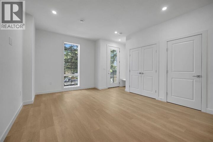 Property Photo:  612 12 Avenue Northeast  AB T2E 1B1 