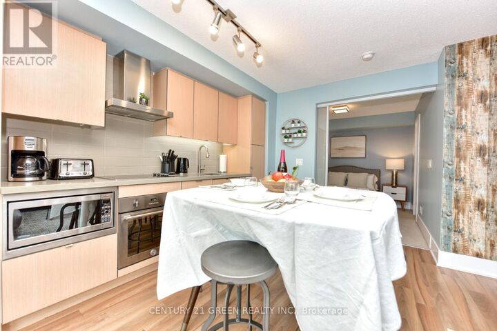 Property Photo:  300 Front Street West 1014  ON M5V 0E9 