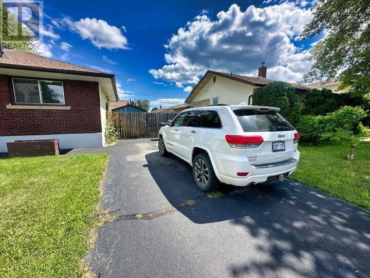 Property Photo: 464 James Street S ON P7E 2V5