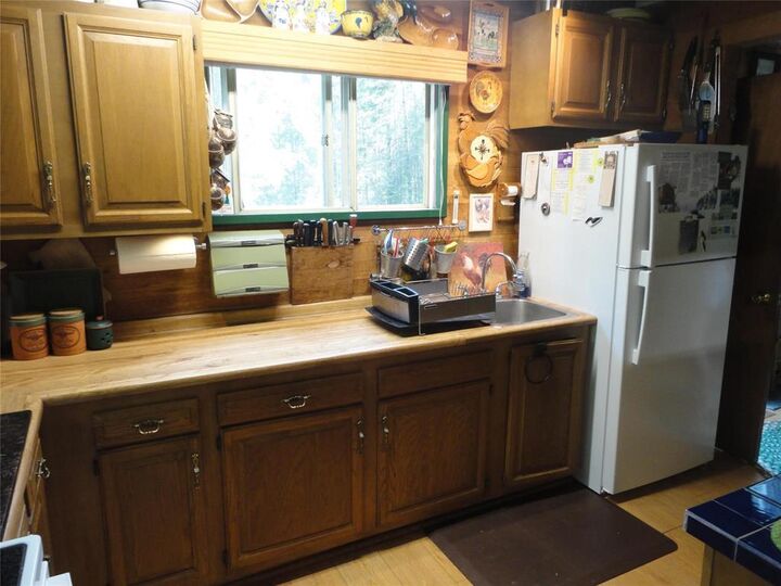 Property Photo: 4 Tamarack Way MB R0C 2R0