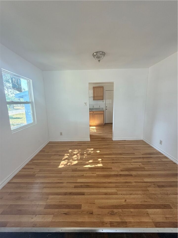 Property Photo: 932 S 16th Street TX 78363