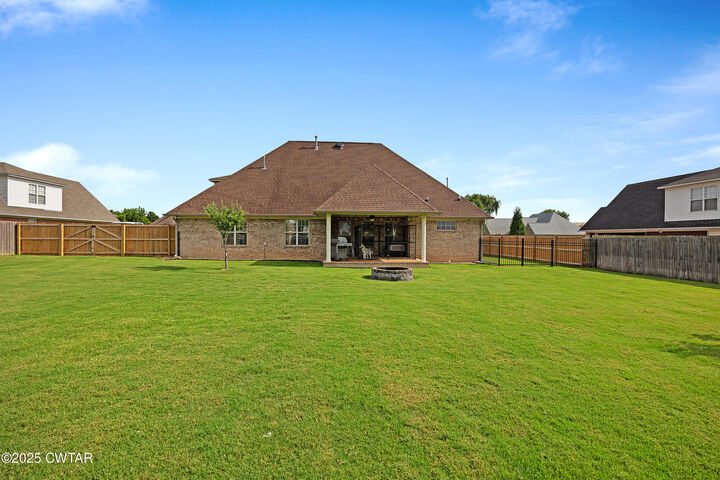 Property Photo:  226 Willow Springs Drive  TN 38355 