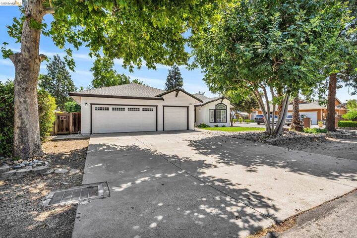 Property Photo: 3427 Sanford Street CA 94520