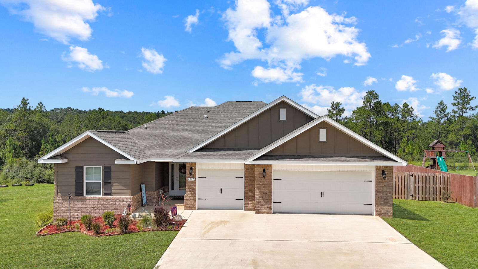Property Photo: 6071 Walk Along Way FL 32536