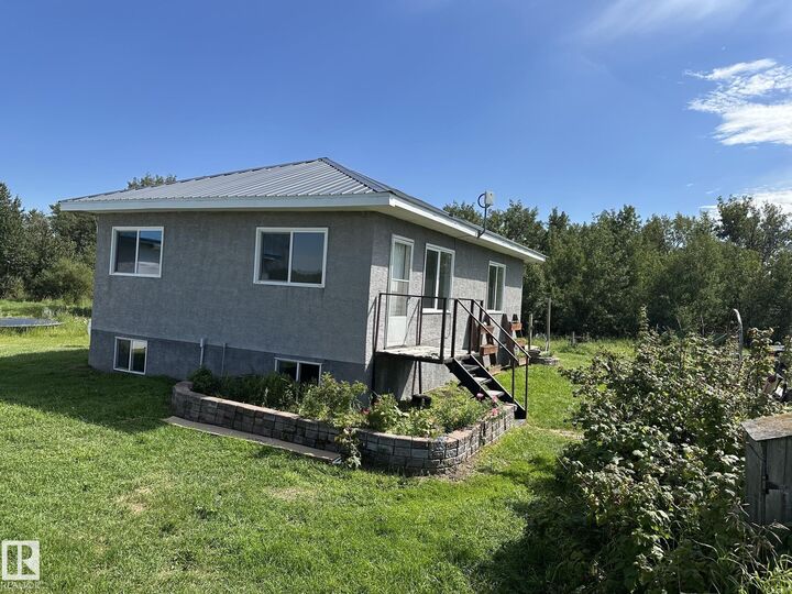 470046 Rge Road 273 — photo 1