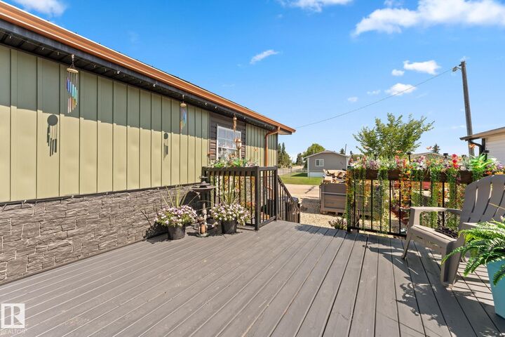 Property Photo:  5024 45A Street  AB T7N 1J3 