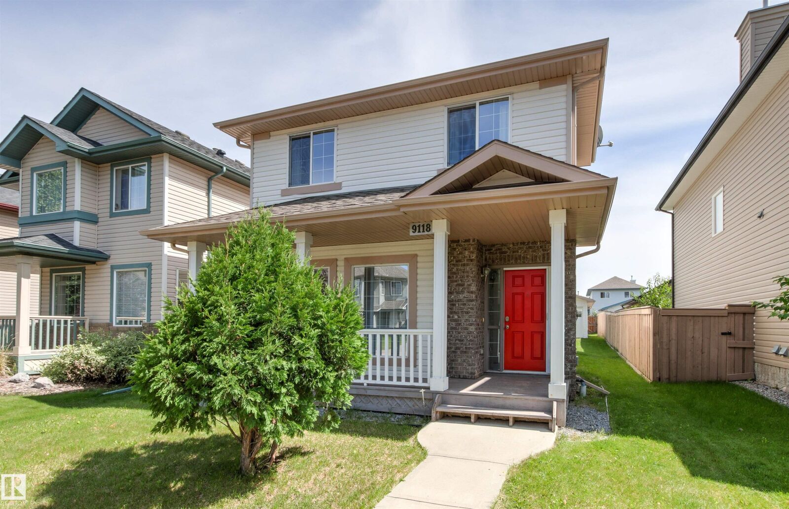 Property Photo: 9118 Scott Crescent NW AB T6R 0E5