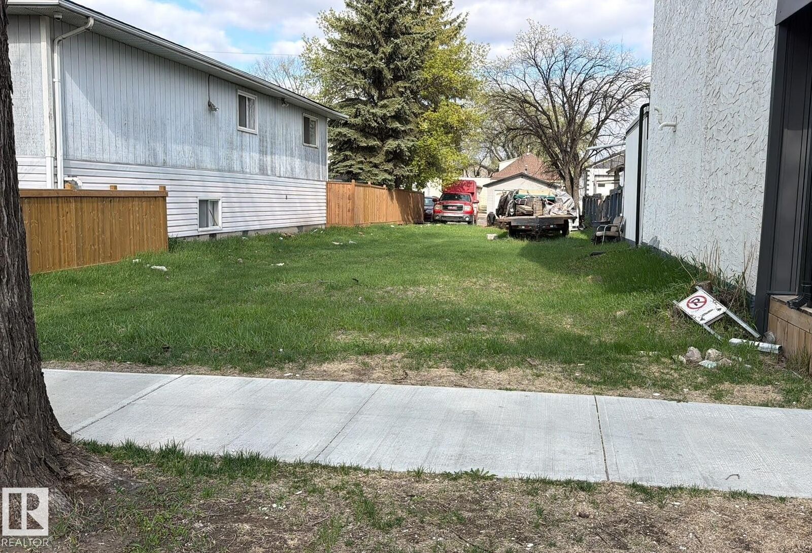 Property Photo:  12713 119 Street NW  AB T5E 5M2 