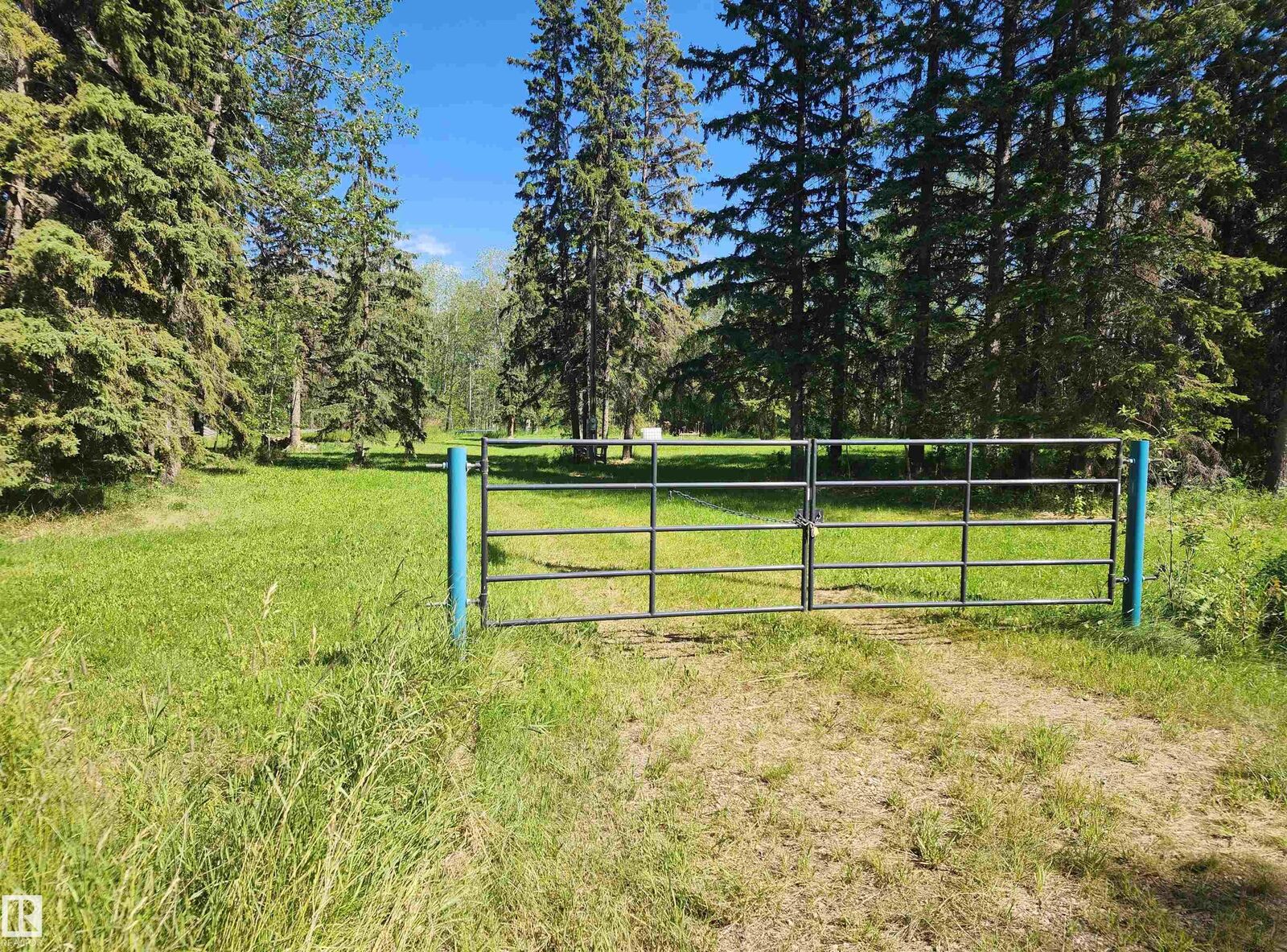 Property Photo:  463055 Rge Road 64  AB T0C 0T0 