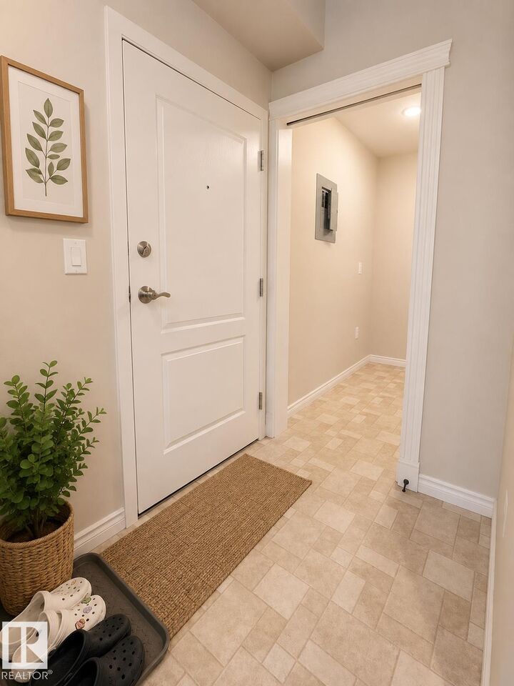 Property Photo: 16715 100 Avenue NW 204 AB T5P 4Z5
