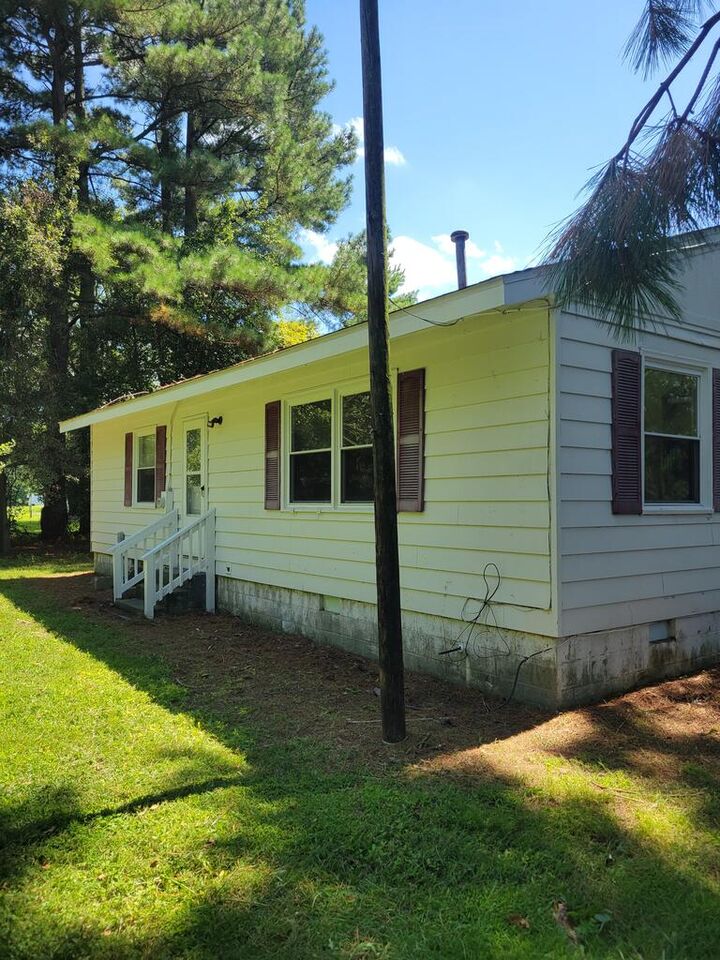 Property Photo:  18301 Plantation Dr  VA 23417 