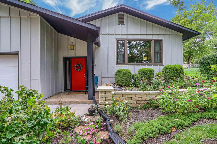 Property Photo: 1731 Cedar Crest Drive KS 66503