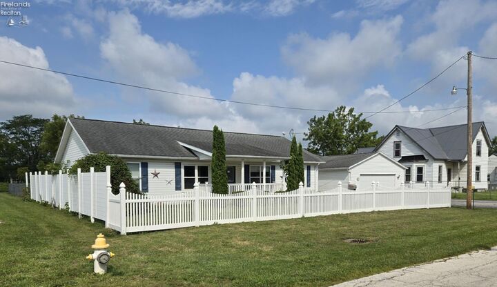 Property Photo:  815 Williston Avenue  OH 44830 