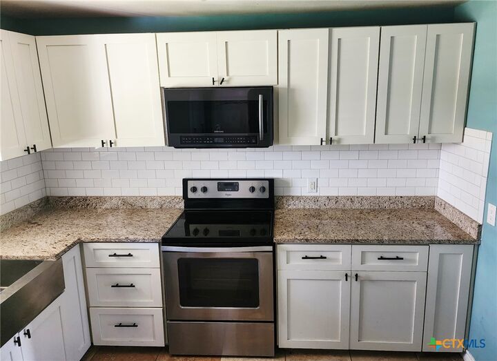 Property Photo: 1645 Fm 3432 TX 78101