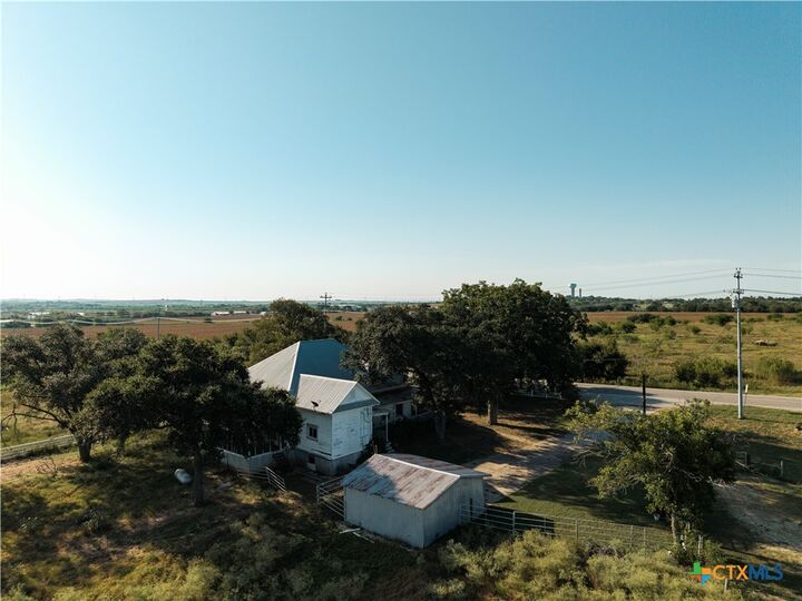 Property Photo:  550 Beback Inn Road  TX 78666 