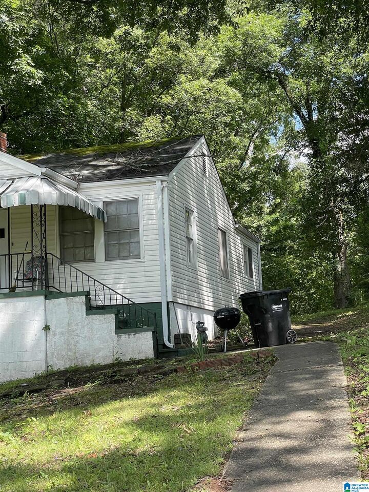 Property Photo: 5703 Avenue O AL 35020