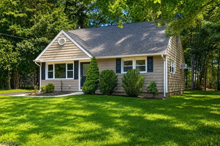 Property Photo:  27 Ferndale Rd  NJ 07470 