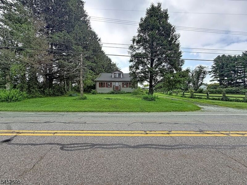 Property Photo:  28 Wolfs Corner Road  NJ 07860 
