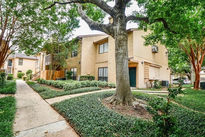 Property Photo: 5001 Lamonte Lane 116 TX 77092