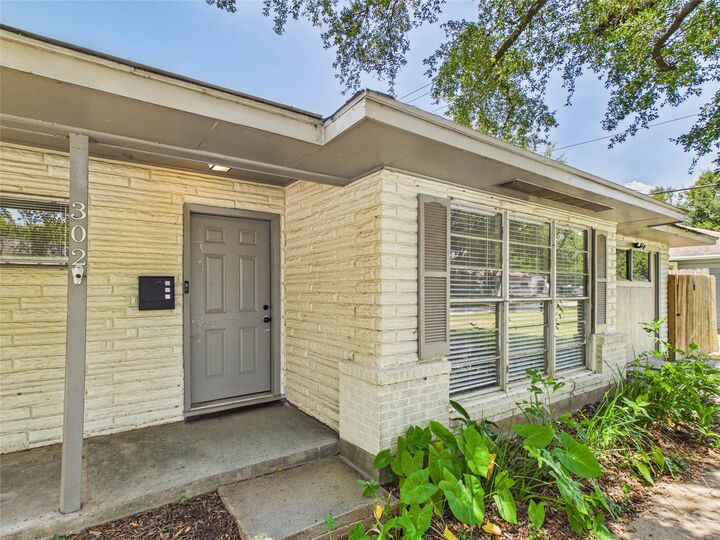 Property Photo: 302 Sycamore Drive TX 77563