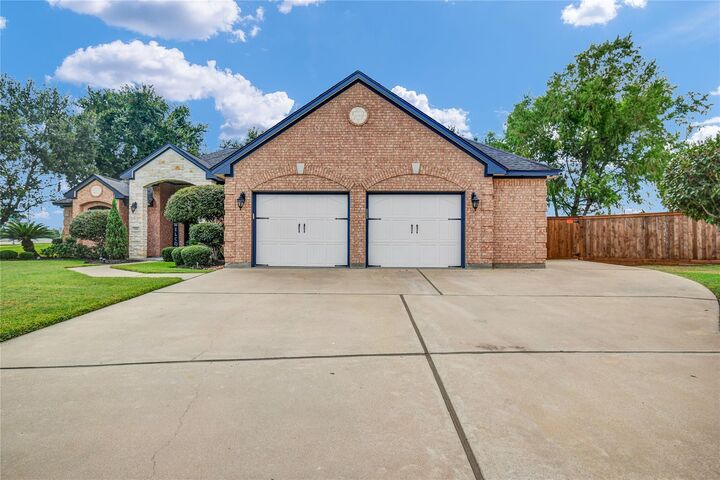 Property Photo: 101 Deerwood Drive TX 77566