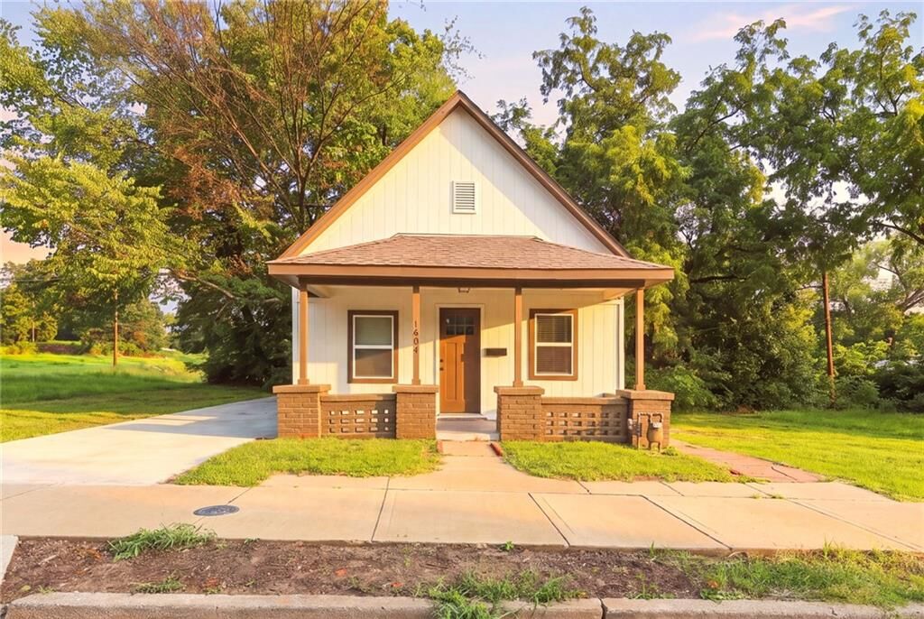 Property Photo:  1604 N 9th Street  KS 66101 