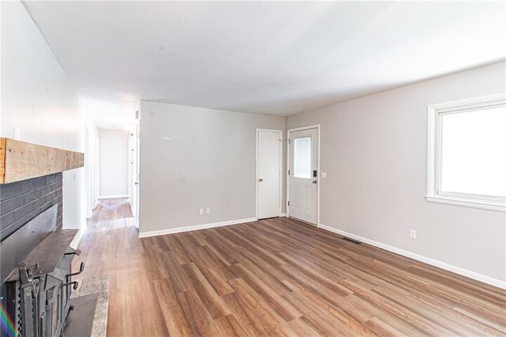Property Photo:  1608 Lee Lane  MO 64080 