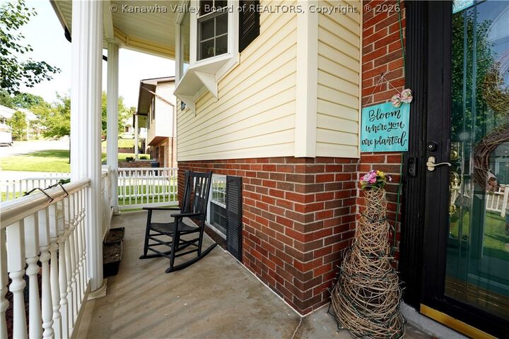 Property Photo:  5202 Dellway Drive  WV 25313 
