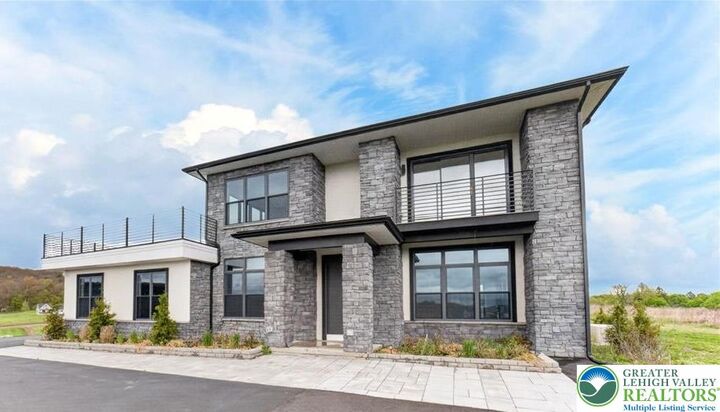 Property Photo: 1160 Dayne Drive PA 18235