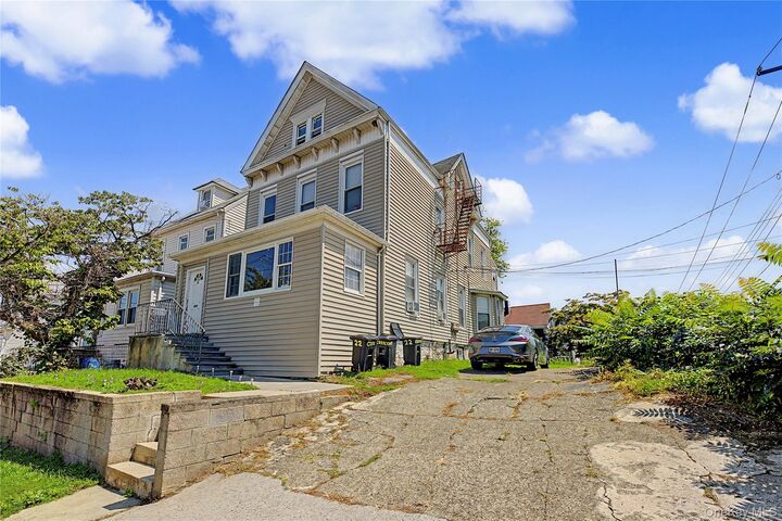 Property Photo:  20 Aka 22 Crescent Place  NY 10704 