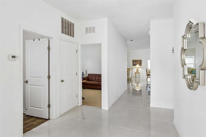 Property Photo:  1025 Margot Lane  FL 33853 