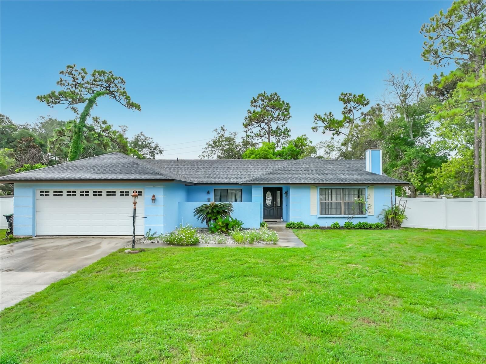 Property Photo: 9216 Amity Court FL 32817