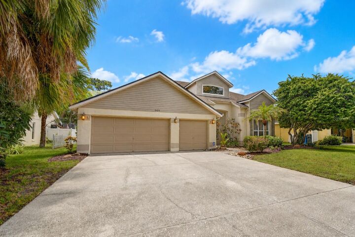 Property Photo: 5424 Windbrush Drive FL 33625