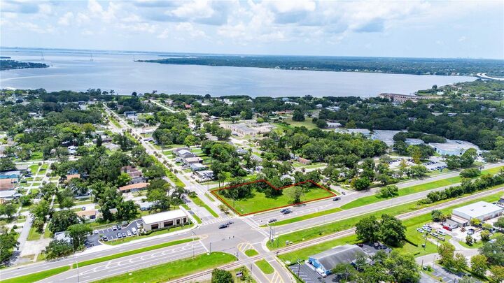 Property Photo:  205 Chestnut Street  FL 34677 