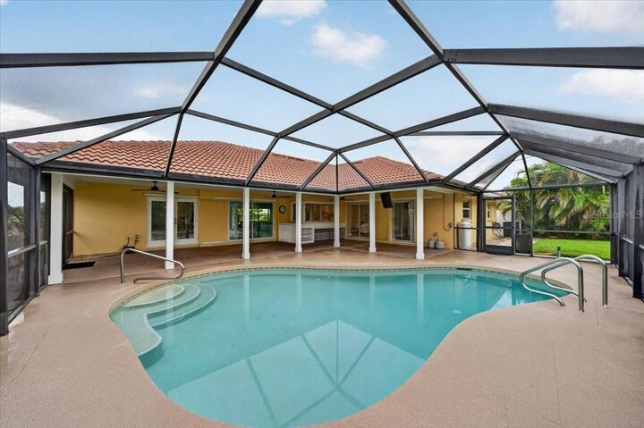 Property Photo: 100 Matisse Circle W FL 34275