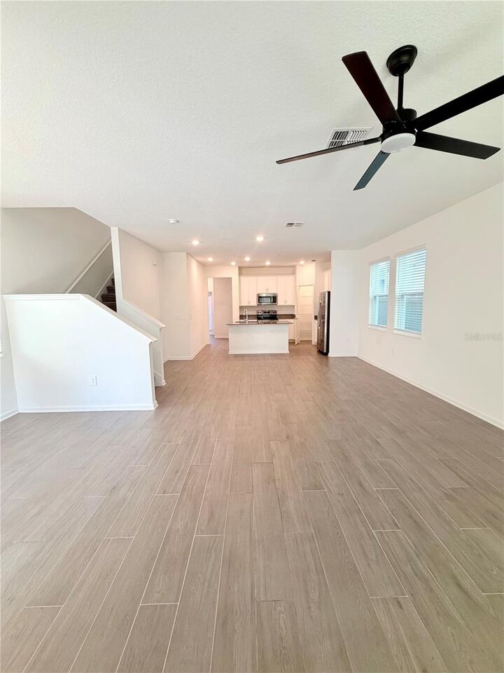 Property Photo:  