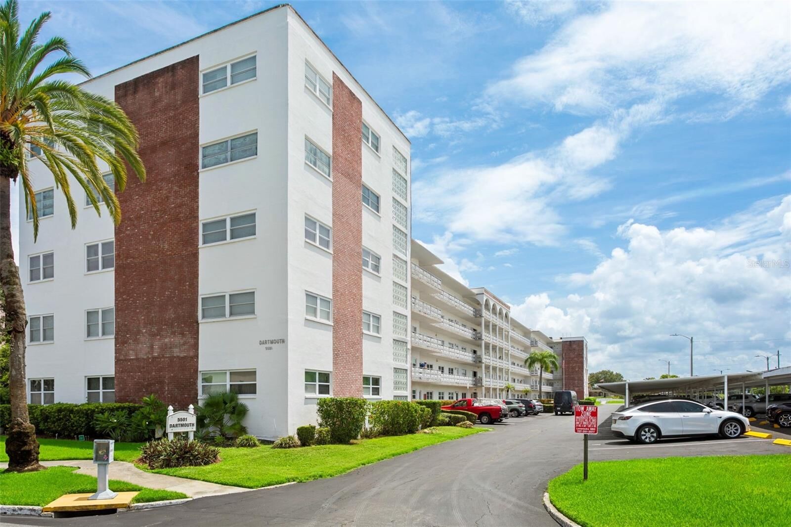 Property Photo:  5501 80th Street N 402  FL 33709 
