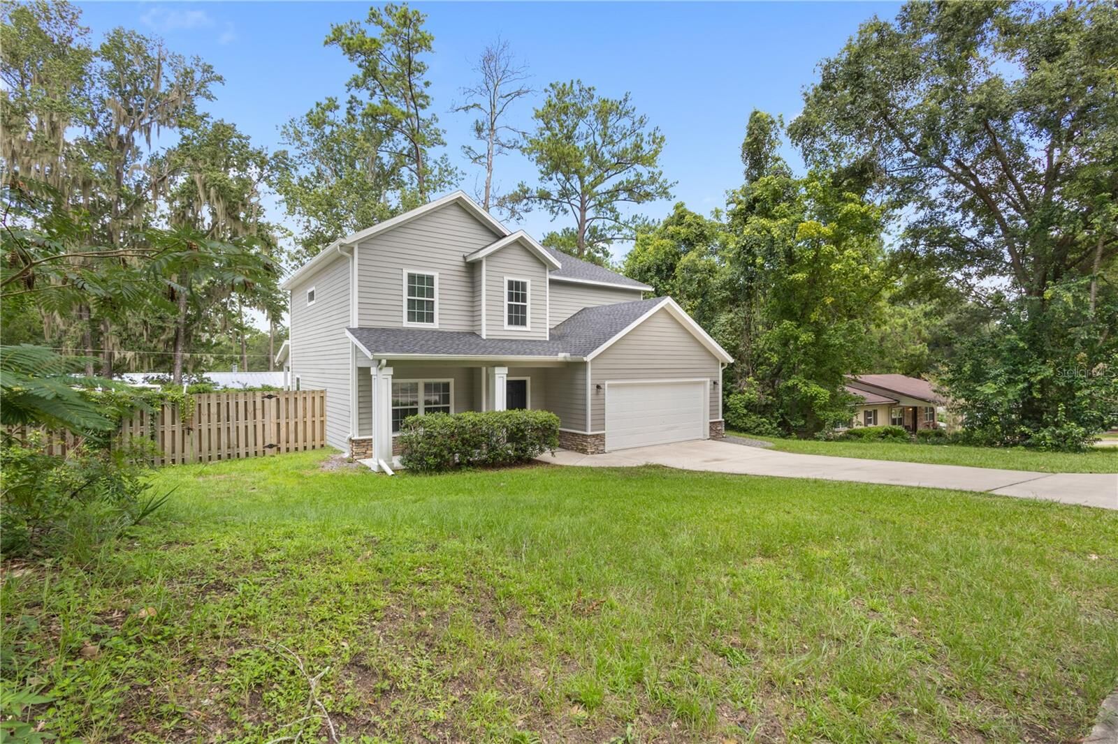 Property Photo:  16 NW 29 Street  FL 32607 