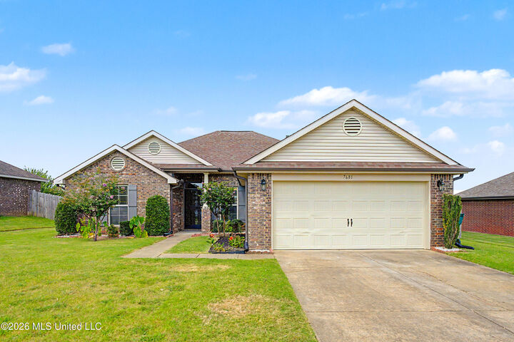 Property Photo: 7681 Walnut Glen Drive MS 38672