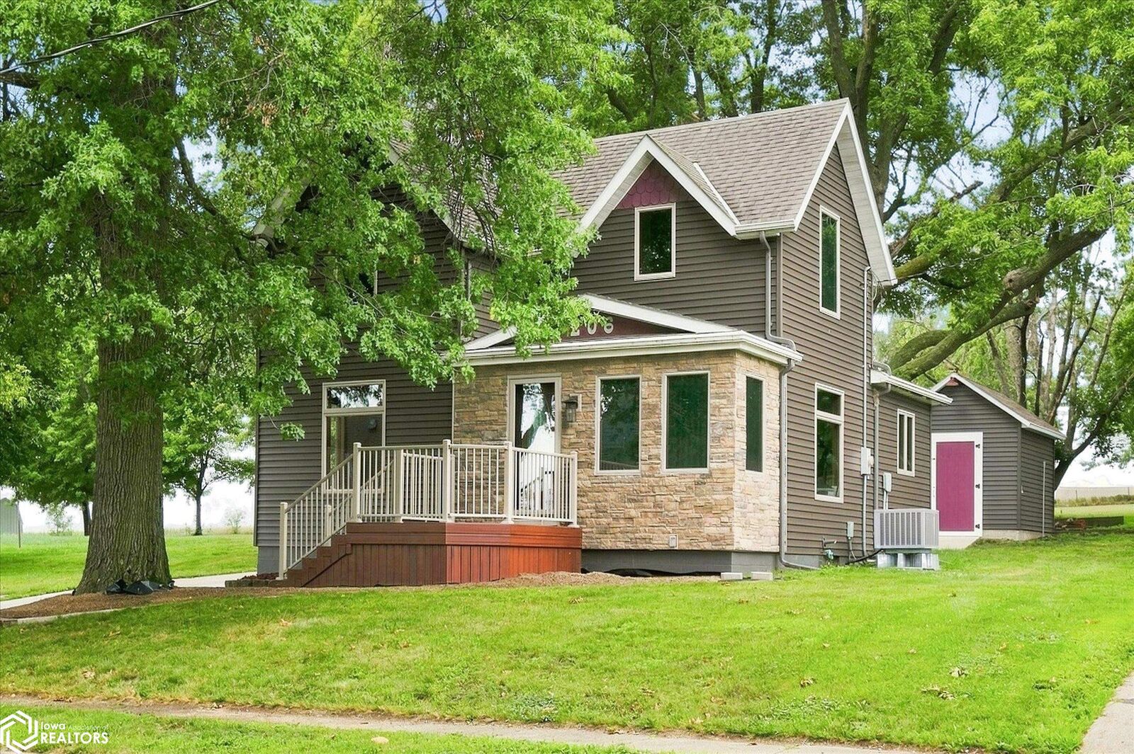 Property Photo: 206 S 3rd Street IA 51436