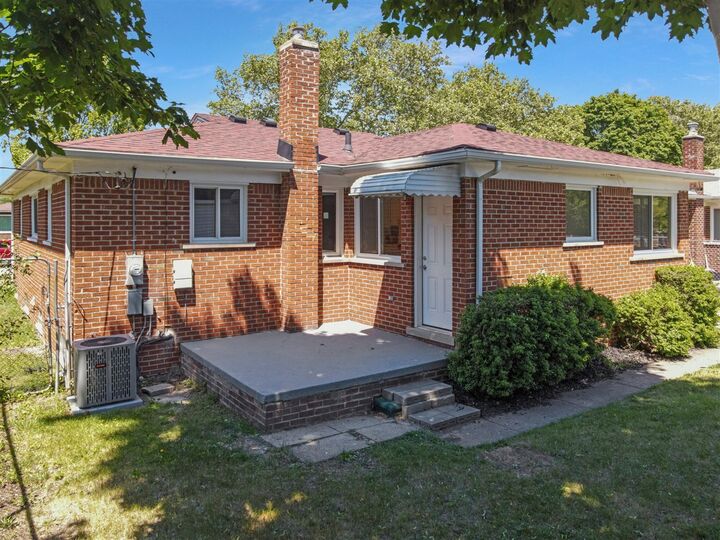 Property Photo:  15241 Pearson Street  MI 48237-2528 