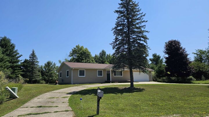 Property Photo: 5304 Worchester Way MI 48624