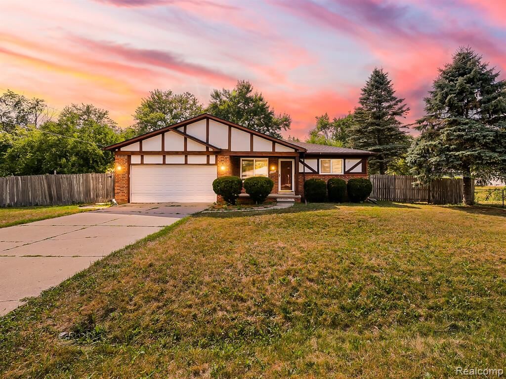 Property Photo:  21705 Hancock Street  MI 48336 5719 