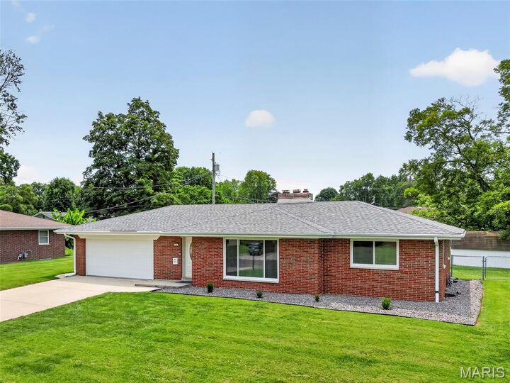 Property Photo: 34 Chadwick Drive IL 62223