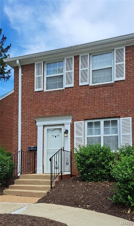 Property Photo: 1630 E Swan Circle MO 63144